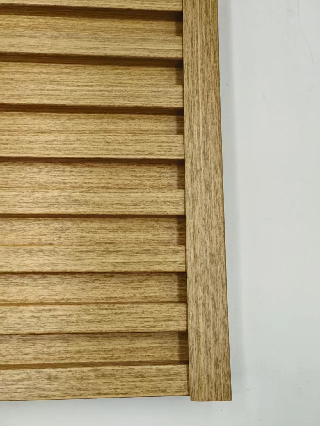 Wall Panel Trim - 240cm - Oak (Fits seamless wall panel 81)